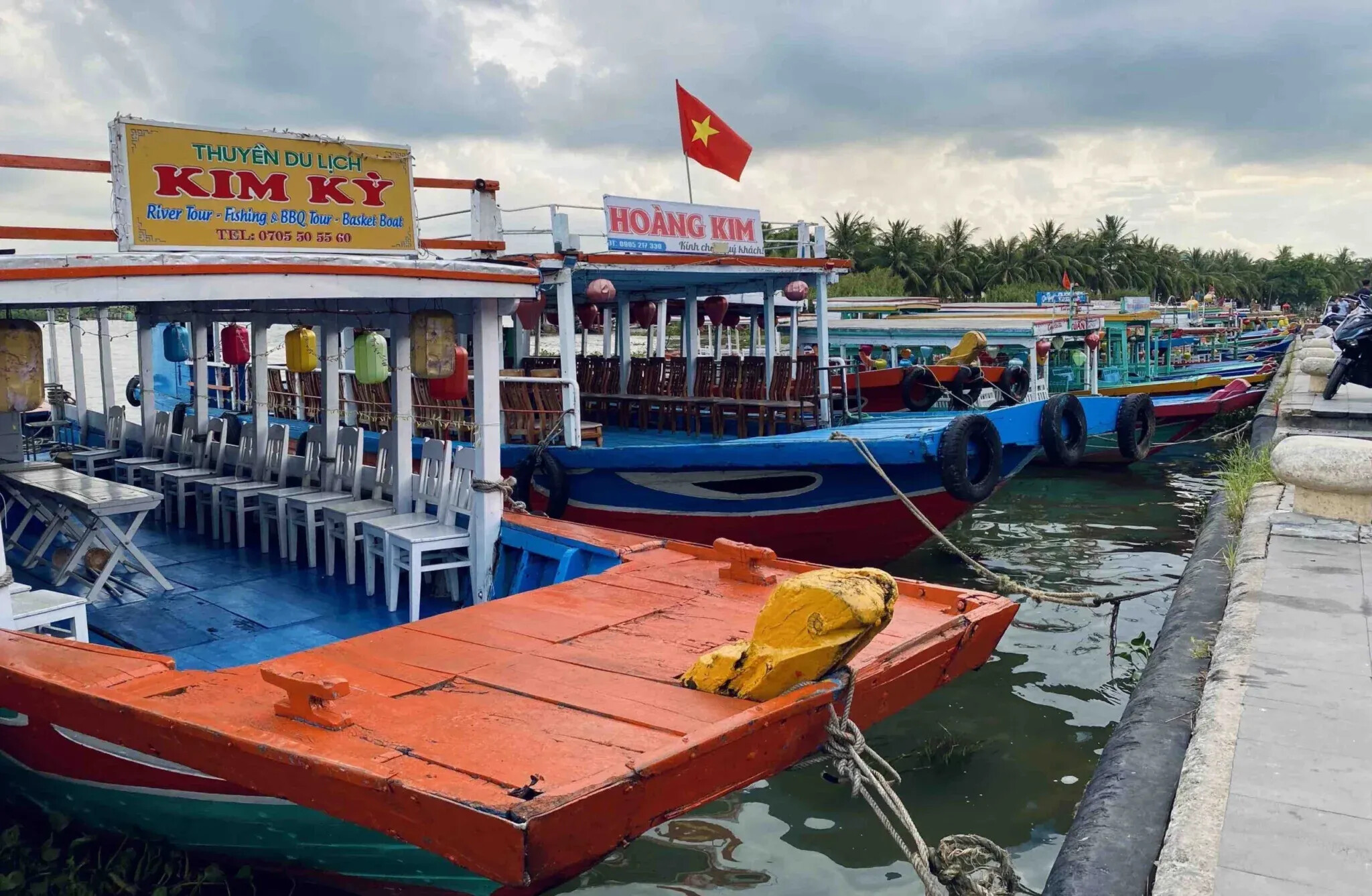 Transportation in Hoi An 16 Sunset boats in Thu Bon River