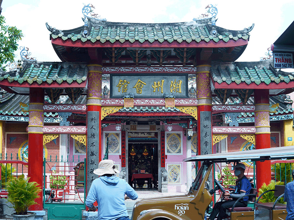 Intricate architecture, pops of vibrant hues, and the energy of a thriving market just steps away create a captivating backdrop for an immersive 3-day itinerary in this enchanting destination.